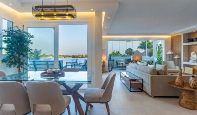 Cancun Rental Residences - Ático Estepona - Vista Golf - Comedor Vistas Mar
