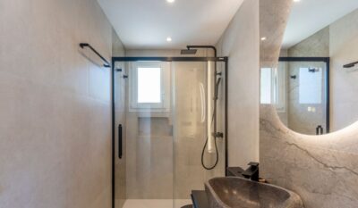 Cancun Rental Residences - Ático Estepona - Vista Golf - Ducha