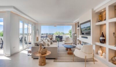 Cancun Rental Residences - Ático Estepona - Vista Golf - Salón Vistas