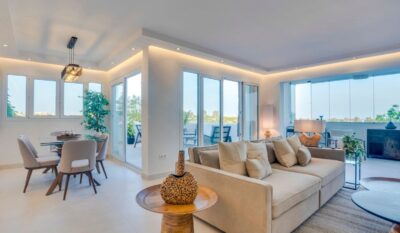 Cancun Rental Residences - Ático Estepona - Vista Golf - Sofá
